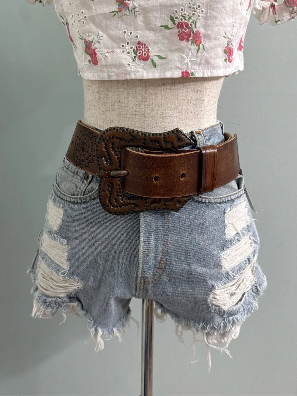 Vintage 70s Tooled Leather Western Belt Boho Hippie Brown